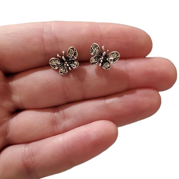 NEW CUBIC ZIRCONIA BUTTERFLY STUD EARRINGS - Picture 10 of 10